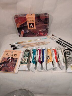 Selection of GRUMBACHER Oil Paints an 7 Brushes